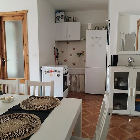 Apartman Castori 1 *