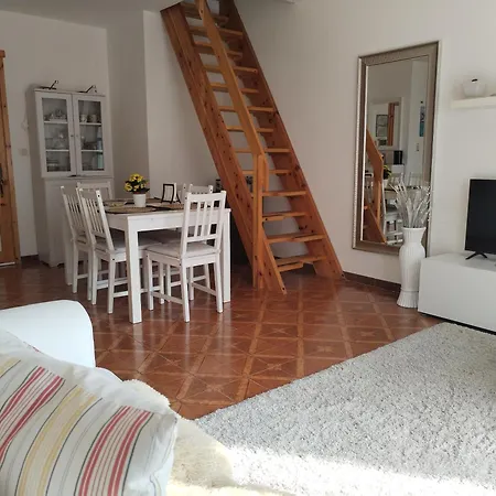 Castori 1 Apartman *